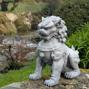 Komainu tempelwachter geïnspireerd op Japanse folklore met beschermleeuwvorm