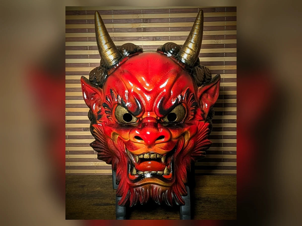 Oni rosso Irezumi, maschera ispirata al folklore giapponese