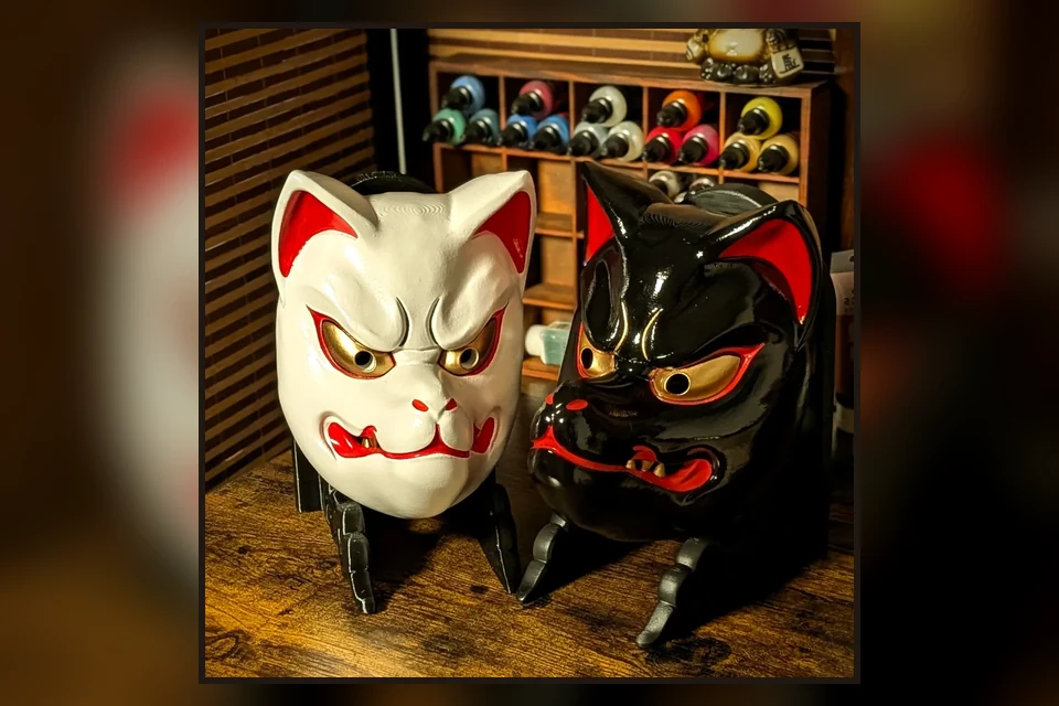 Duo de masques Kitsune noir et blanc Dai Yokai, Zenko et Nogitsune