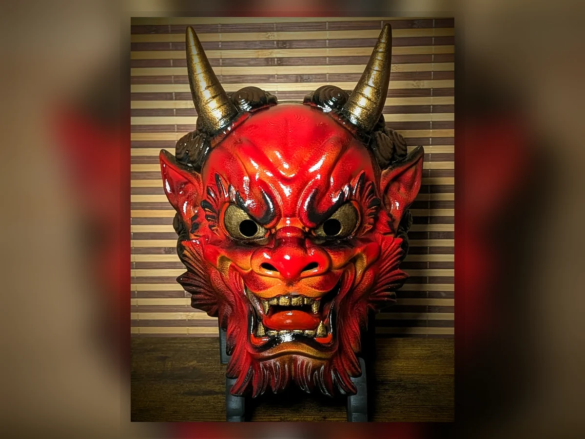 Masque Oni Irezumi rouge feu Dai Yokai inspiré des références du tatouage japonais traditionnel