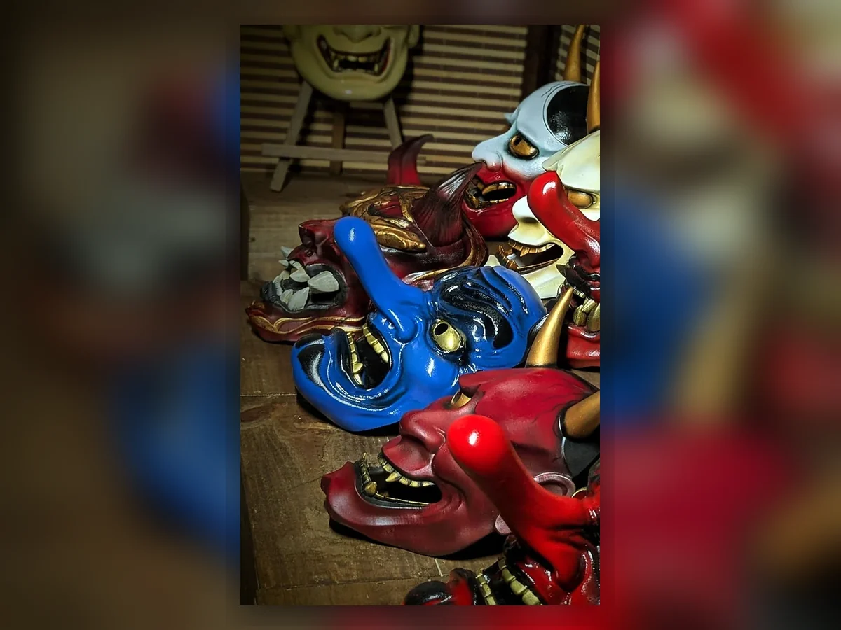 Collection de masques japonais faits main Dai Yokai en PETG, poncés et peints à la main