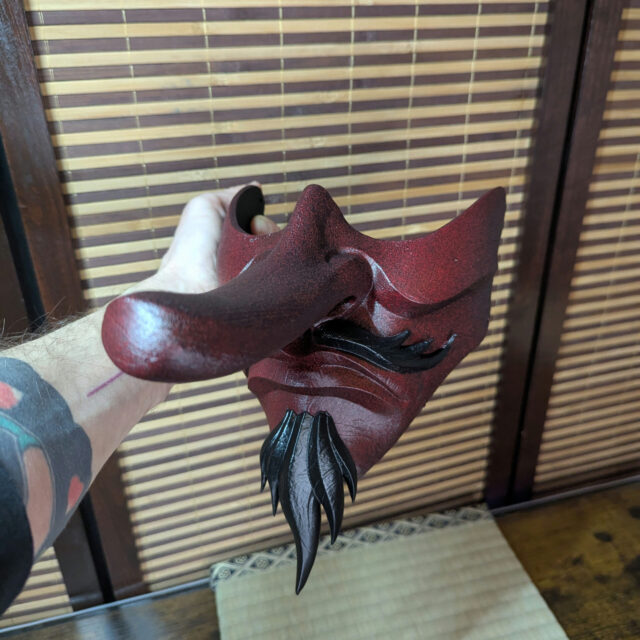 Demi-masque Tengu à long nez