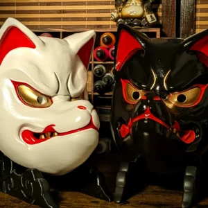 Duo de masques Kitsune noir et blanc Dai Yokai pour décoration japonaise ou cadeau.