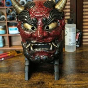 Máscara Oni Gawara roja craquelada en PETG pintada a mano por Dai Yokai