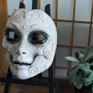 Máscara Geisha horror articulada japonesa hecha a mano por Dai Yokai