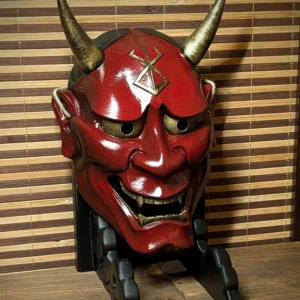 Masque Hannya Berserk rouge, face frontale, Marque du Sacrifice gravée en or sur le front, peint à la main par Dai Yokai