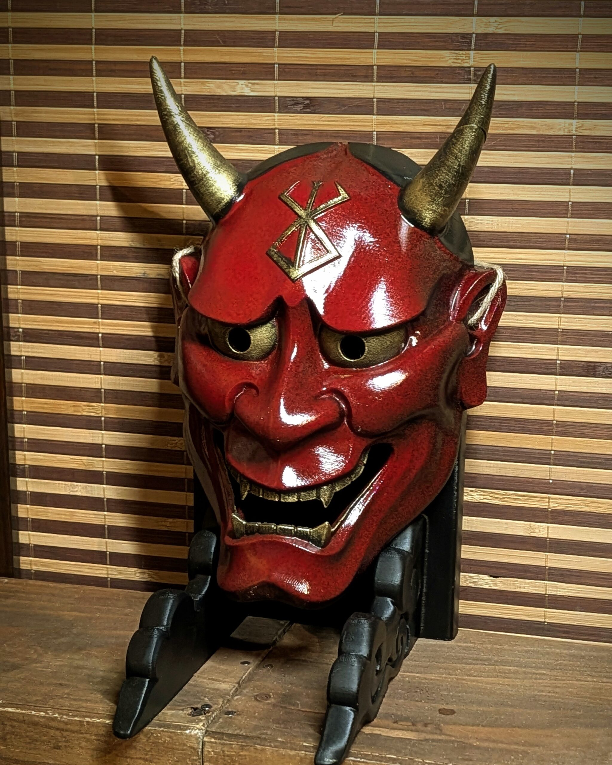 Masque Hannya Berserk Rouge, masque japonais fait main par Dai Yokai