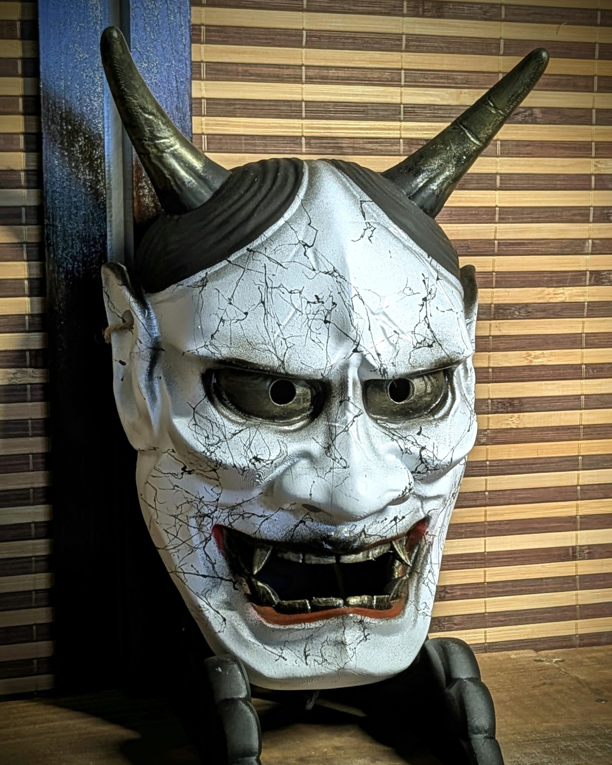 Creazione artigianale Dai Yokai: Maschera Hannya tradizionale