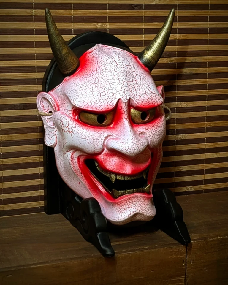 Cracked white and red Modern Hannya wall mask