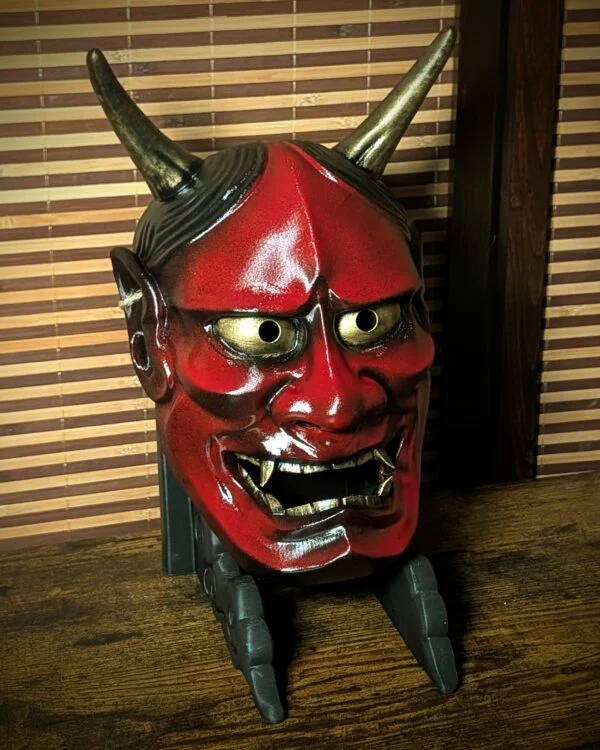 Máscara Hannya tradicional hecha a mano por Dai Yokai