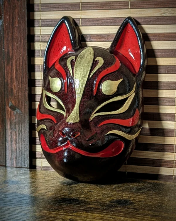 Máscara Kitsune moderna hecha a mano por Dai Yokai