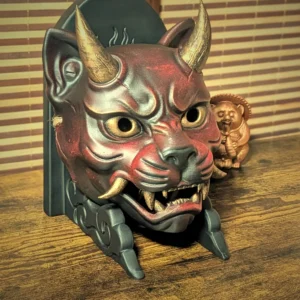 Masque Nekomata chat démon japonais, masque fait main par Dai Yokai.