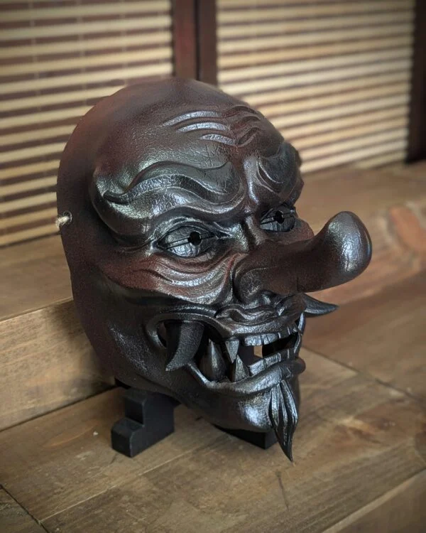 Máscara Tengu espíritu de la montaña hecha a mano por Dai Yokai