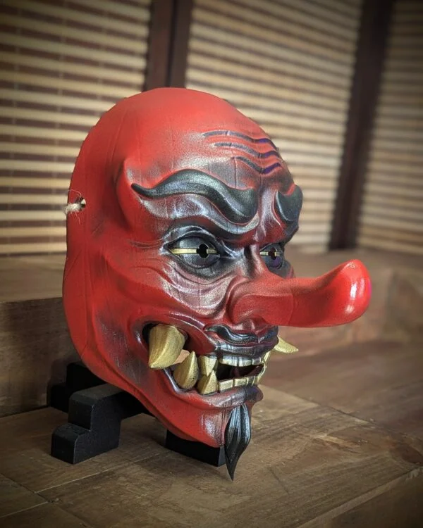 Máscara Tengu espíritu de la montaña hecha a mano por Dai Yokai