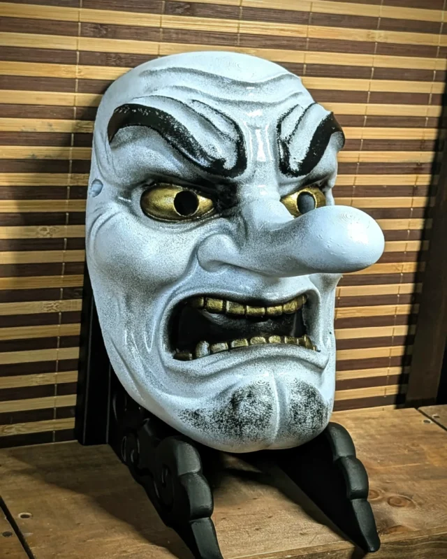 Masque Tengu traditionnel