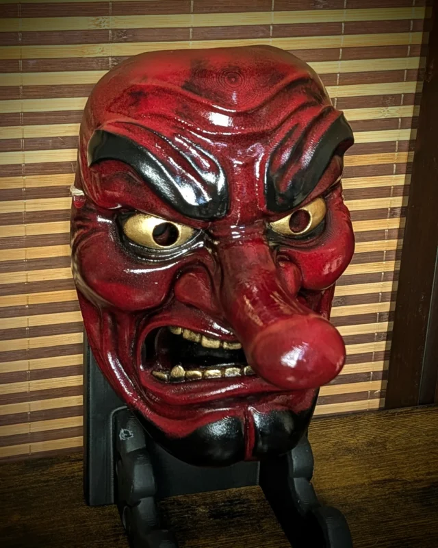 Masque Tengu traditionnel