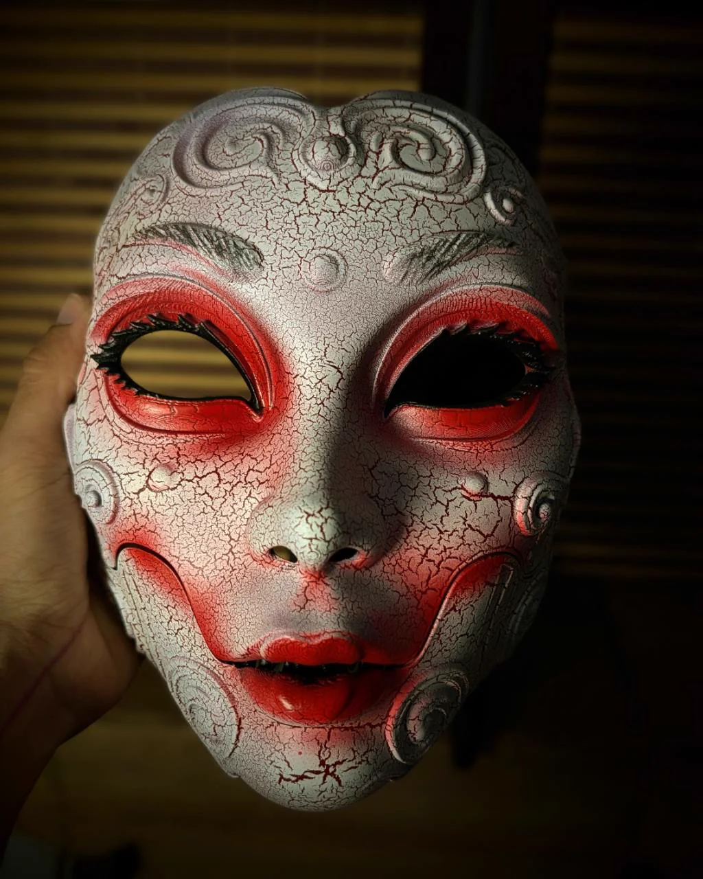 Máscara Geisha Horror blanca craquelada, vista frontal