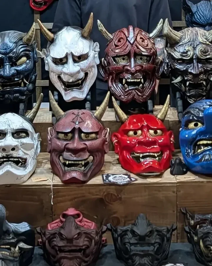 Collection de masques japonais Oni, Hannya, Kitsune et Mempo Dai Yokai