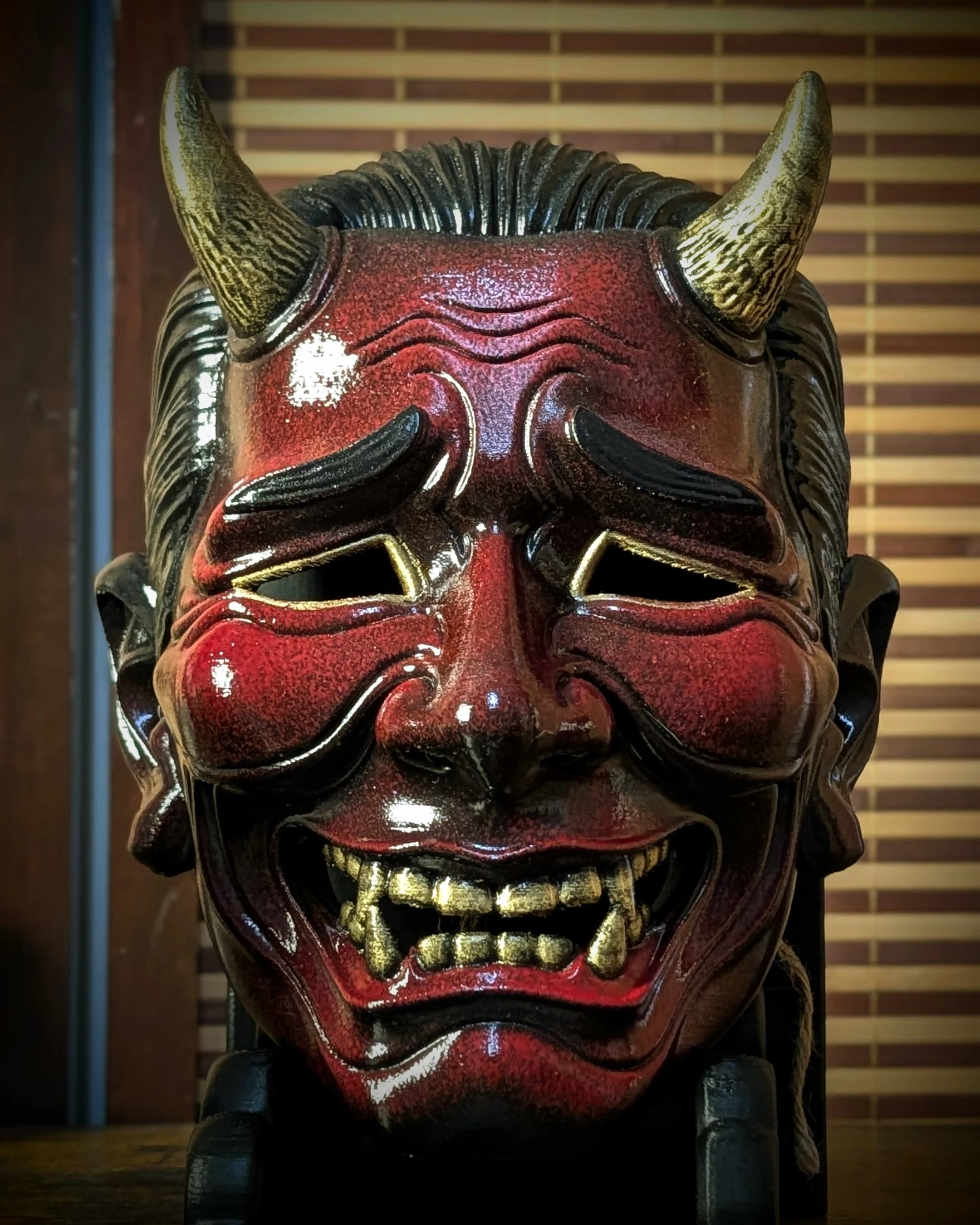 Máscara Oni Salaryman, demonio de oficina, vista del producto 4