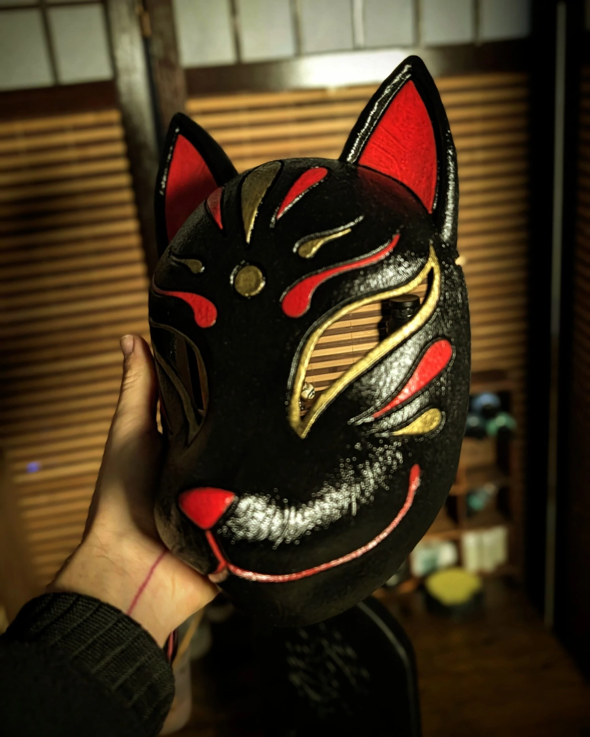 Máscara Kitsune kawaii moderna, vista del producto 7