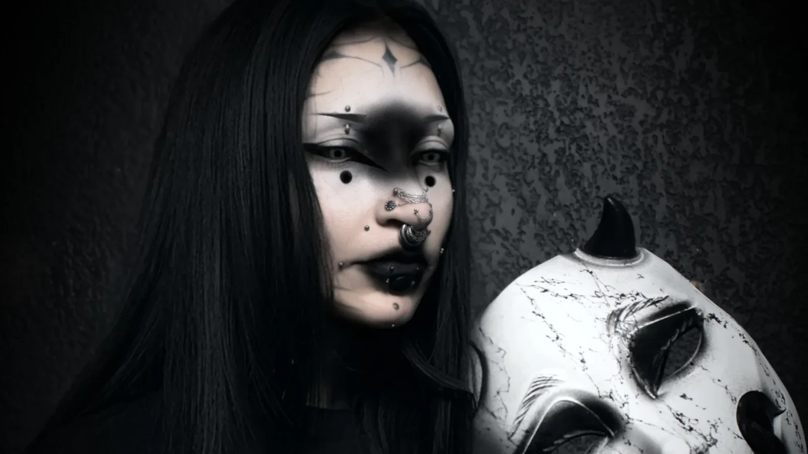 Scary Japanese Masks for Halloween: 6 Choices